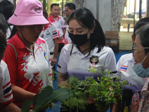 โครงการฝึกอบรมศึกษาดูงานเสริมสร้างความรู้ด้านเศรษฐกิจพอเพียง
