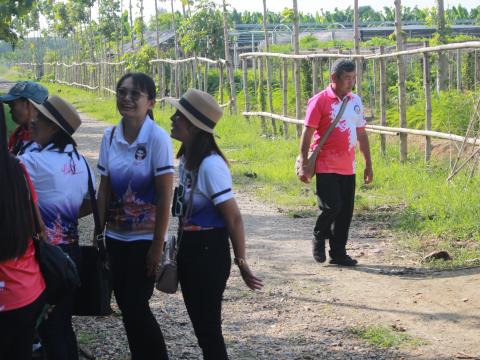 โครงการฝึกอบรมศึกษาดูงานเสริมสร้างความรู้ด้านเศรษฐกิจพอเพียง